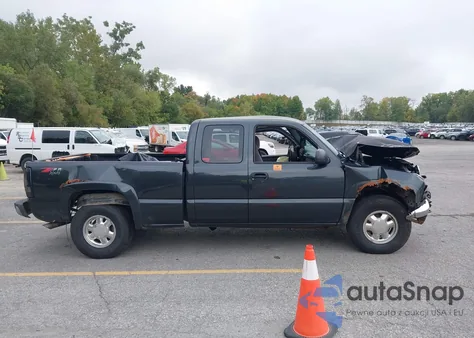 2003 GMC Sierra 1500 Sle z USA, uszkodzony, nr VIN 1GTEK19V53E376057